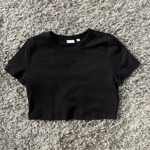 Aritzia Sunday Best little ribbed crop tee
